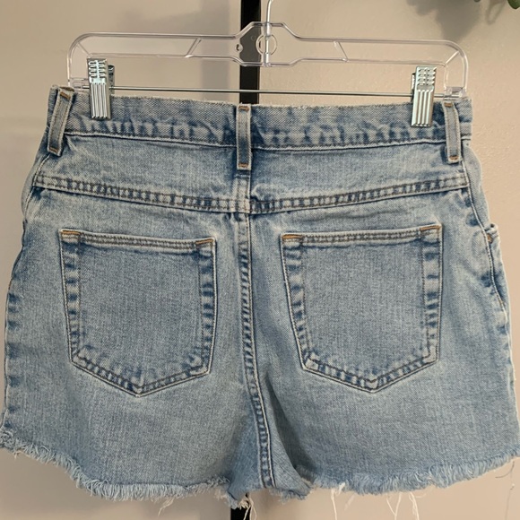 Vintage Wrangler Women's Light Blue Classic Jean Shorts - Picture 2 of 16